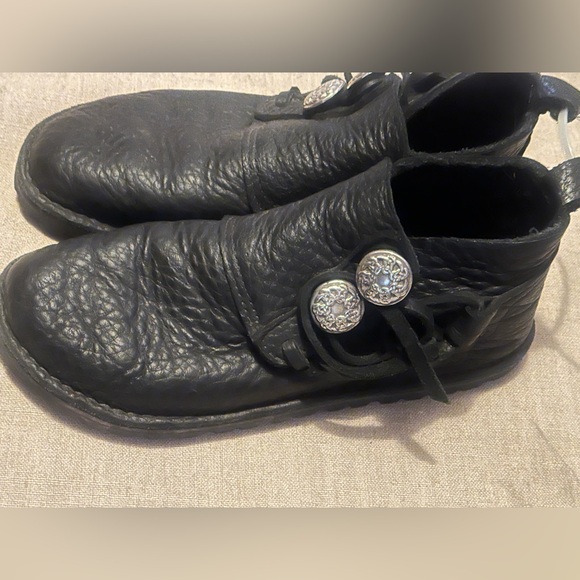 Two Button Boot Native Earth Boots - Picture 3 of 4